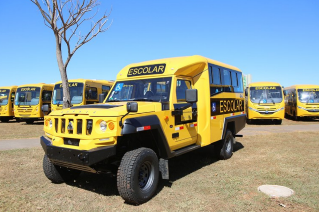 Ônibus escolares MEC