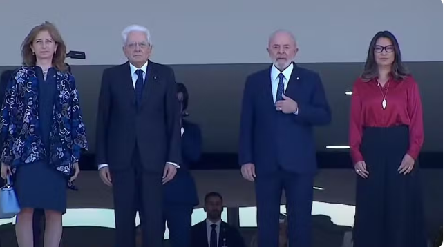 Lula ao lado do presidente da Itália, Sergio Mattarella, no Palácio do Planalto — Foto: Reprodução/Canal Gov

