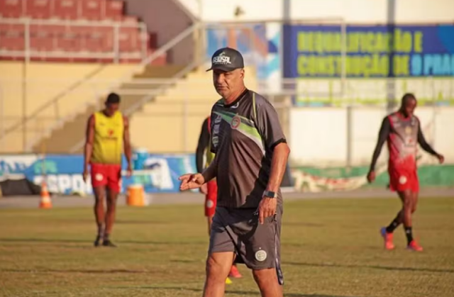 Quintino Barbosa - ex-técnico do fluminense