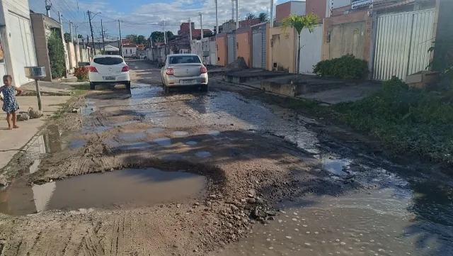 Rua Rio Verde, no bairro Conceição ll, em Feira de Santana