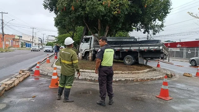 Acidente na Avenida Maria Quitéria