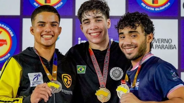 Pedro Arapiraca atleta luta olímpica colegas amigos medalhistas