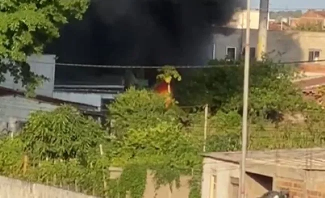 incêndio em residência no Tomba