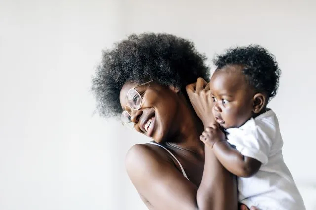 mulher negra bebê negro mãe mulher com criança no colo