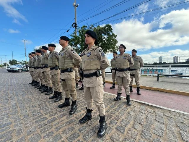 PM da Bahias policiais militares em formação operação vale do São Francisco Seguro